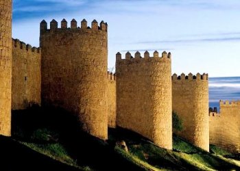 Muralla de Avila al atardecer