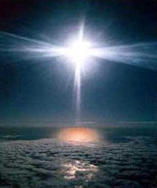 Haz luminoso en el cielo